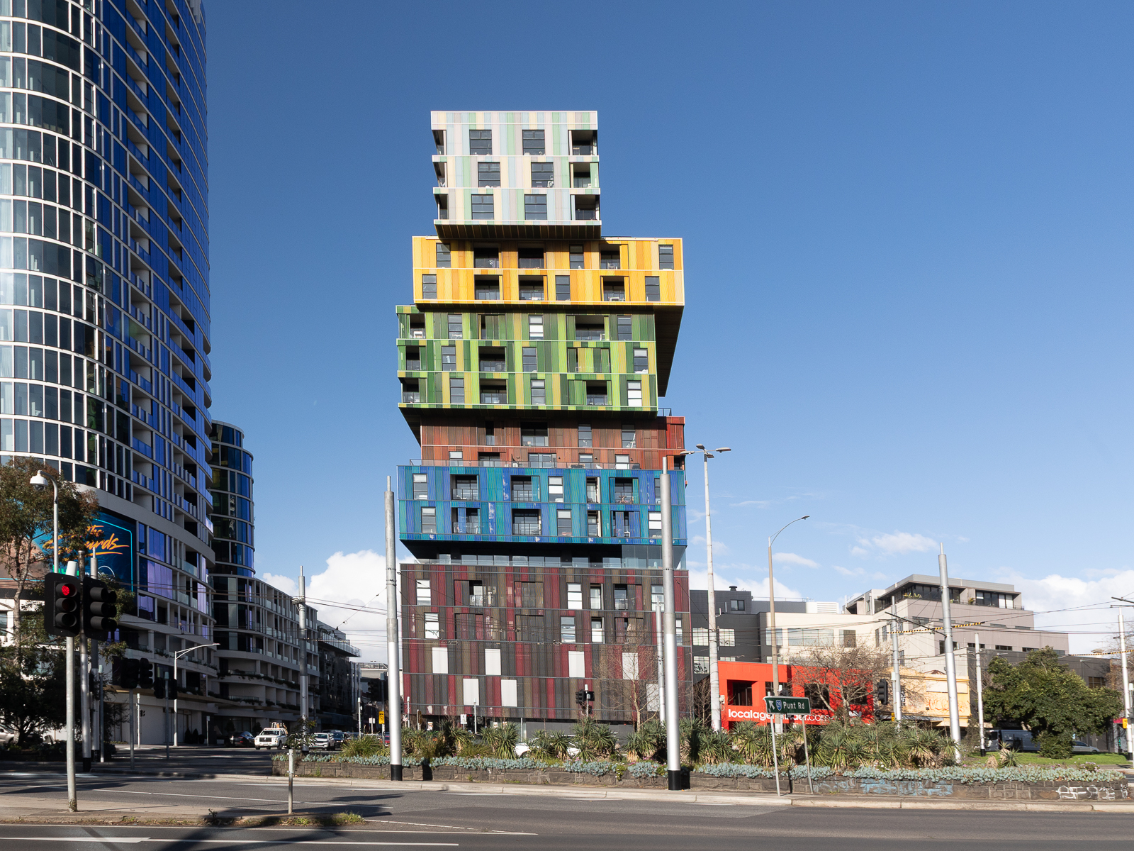 ICONIC BUILDING! MODERN CHIC! St Kilda