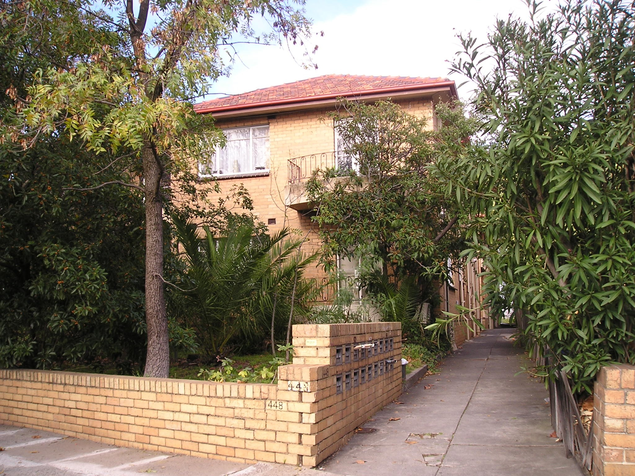 Space! Location! Convenience! Caulfield North
