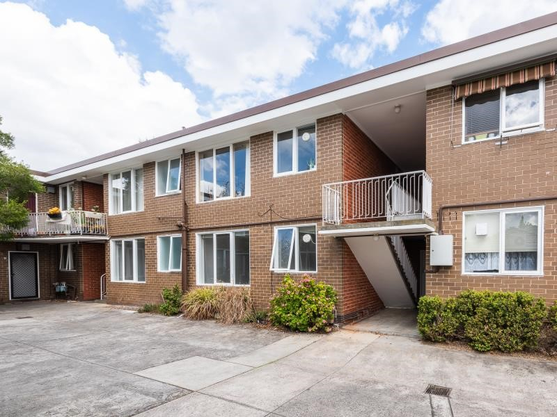 Position and Convenience Caulfield South